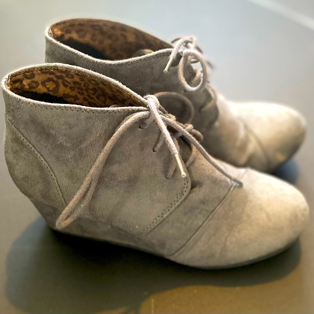Gray Lace Up Faux Leather Ankle Wedge Booties Women's size 9